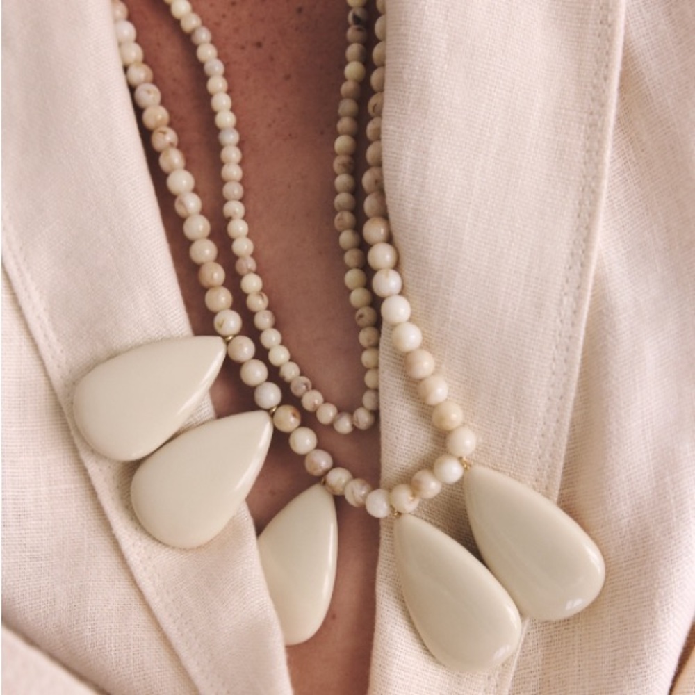 Zara BALL NECKLACE. Ecru. One Size. New with Tags.